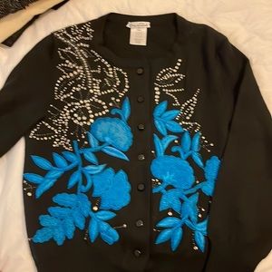 Oscar de la Renta Womens cardigan with floral appliqué and beading